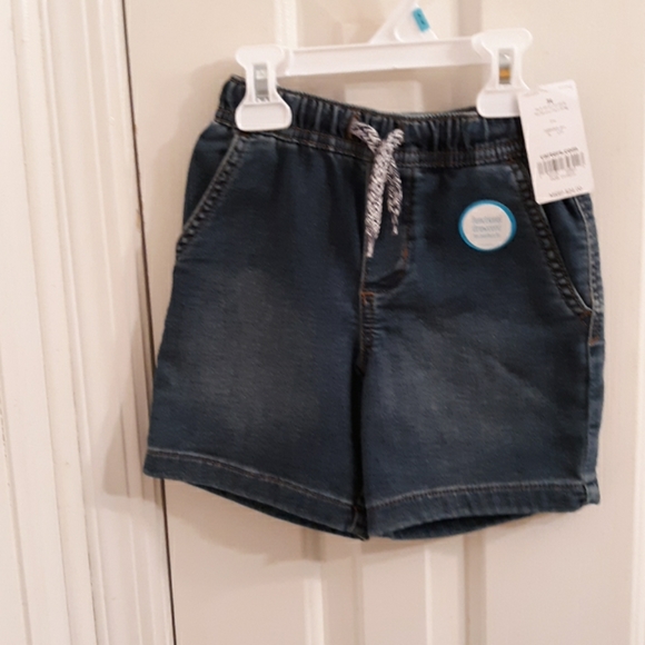 Carter's denim shorts - Picture 1 of 6